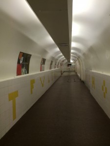 Asansöre giden tünel